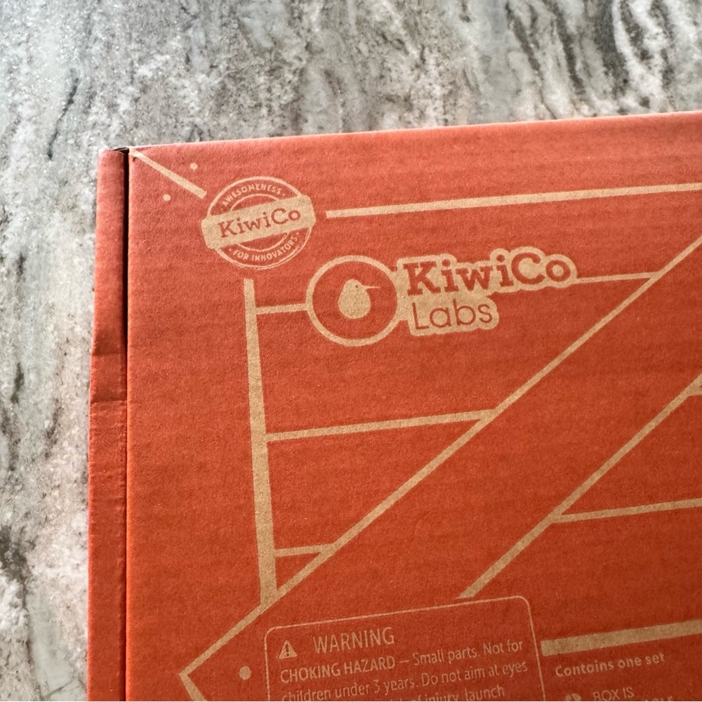 Kiwi Box Subscription Box Learning Toys Set - Picture 3 of 8